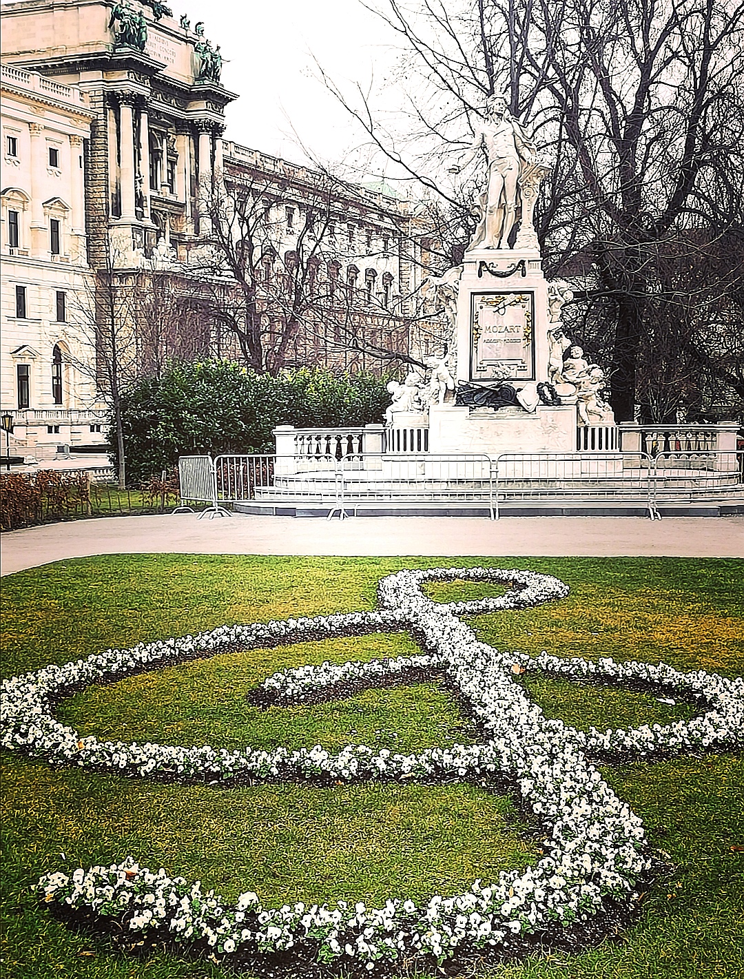 Mozart Denkmal - Josephsplatz